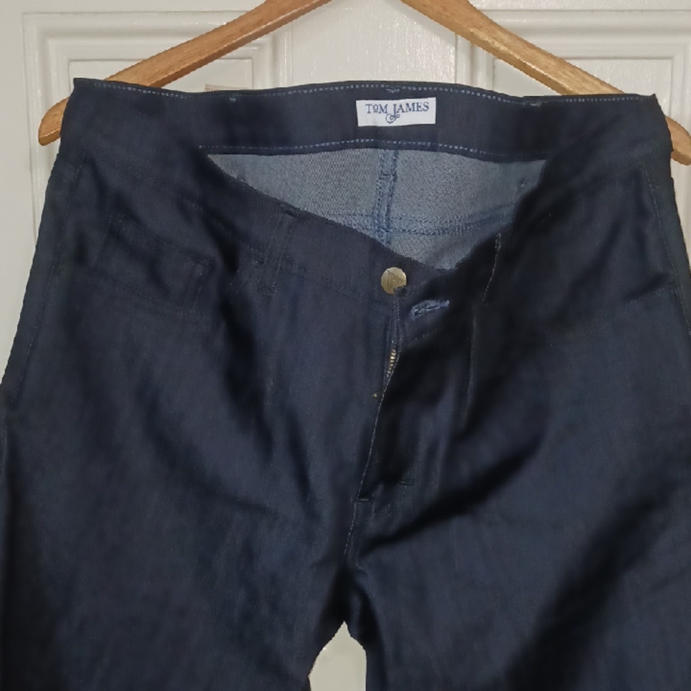 Classic Blue Jeans with Minimalist Design and Raw Denim